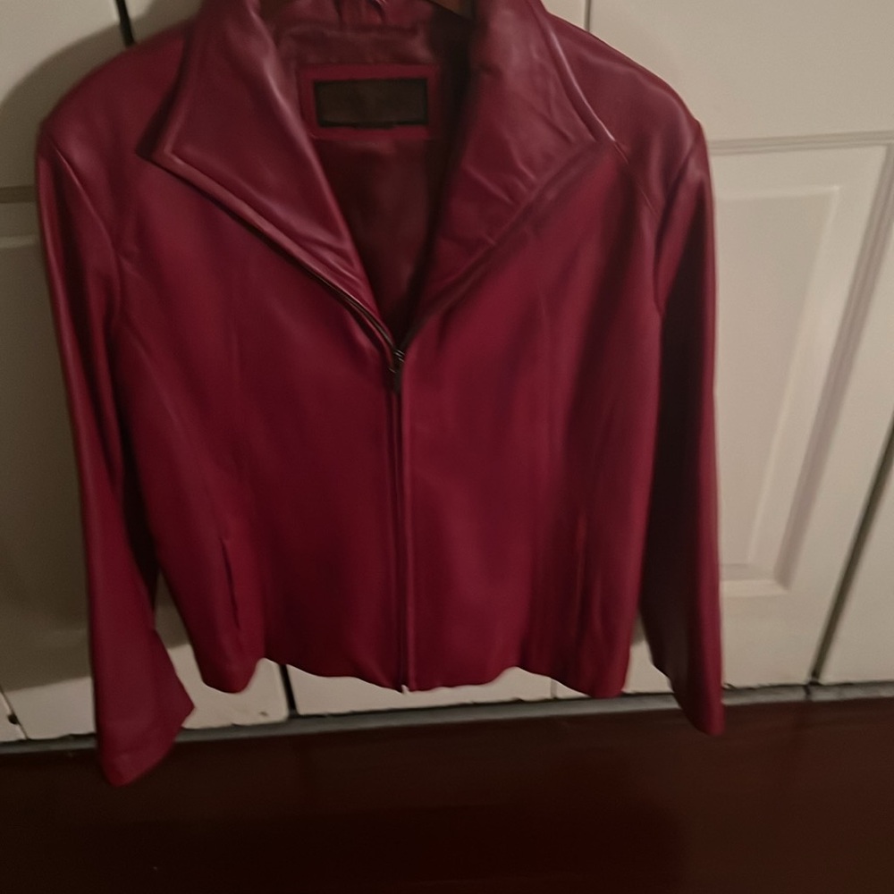 Burgundy leather jacket - Picture 4 of 4